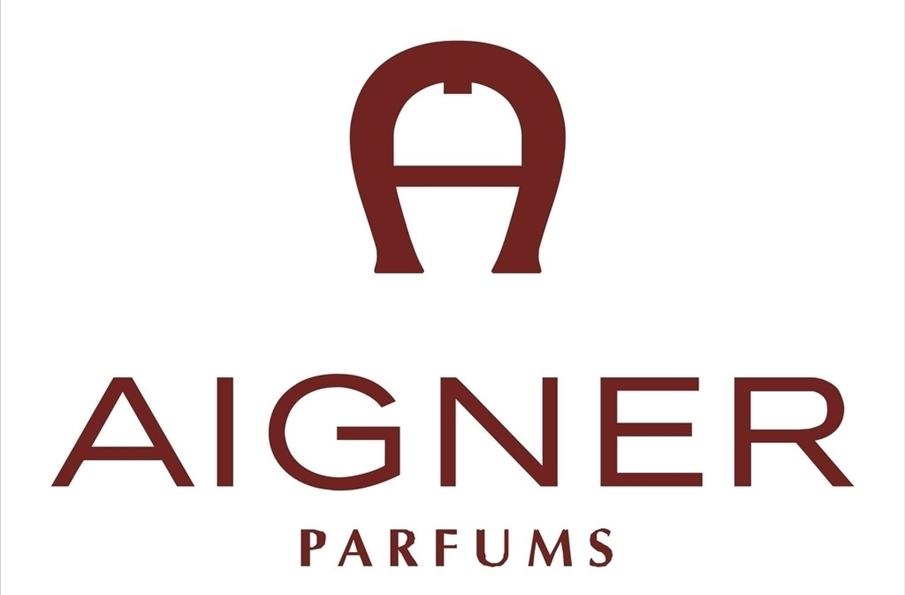 AIGNER（爱格纳）的品牌LOGO是一个马蹄型的标志，关于这个标志的由来，可追溯到Aigner成立时的一个传说：马蹄是祈求幸运最有效的秘方，所以当时许多文人士绅都会在口袋中放一块马蹄。这个传说后来被富有创意的Etienne Aigner应用，他在马蹄型中加入一条横杠，代表他名字姓氏的第一个字母“A”，表示幸运永不流失，而这个状似字母“A”的标志也意味着永远领先的象征意义，此后，这个标志便成为Aigner的品牌象征。