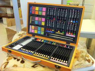 美国儿童Darice 80-Piece Deluxe Art Set 绘画套装