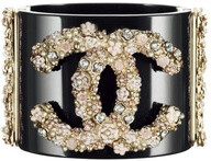 Chanelhttp://pinterest.com/zamaerra1/accesories-excessories/