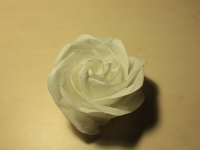 折纸玫瑰花的简单折法图解手把手教你学习简单叠纸玫瑰 http://www.zhidiy.com/zhimeigui/5307.html