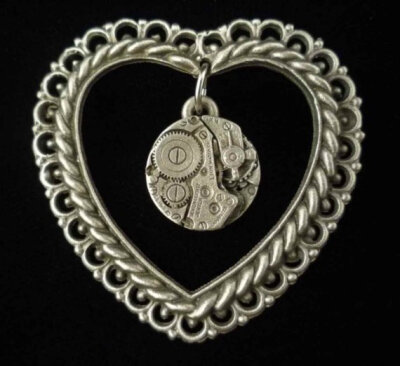 Steampunk Jewelry - Victoria's Steampunk Heart Brooch