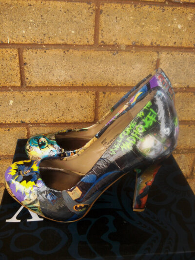 Batman Comic book high heels (Not vintaged)