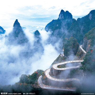 天门山公路奇观