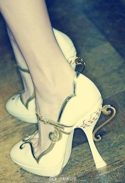 好美的鞋型！！！