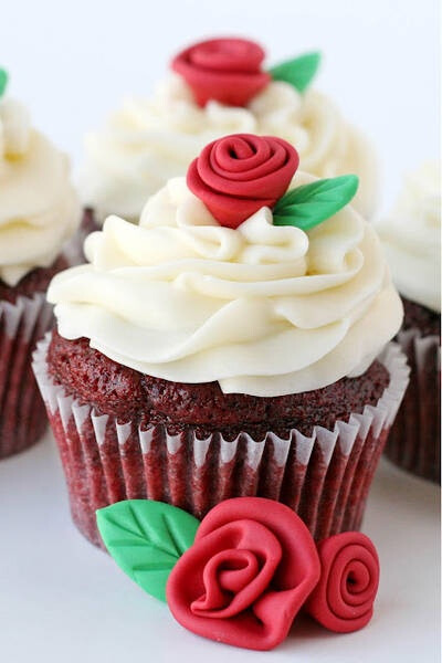 elegant rose cupcake