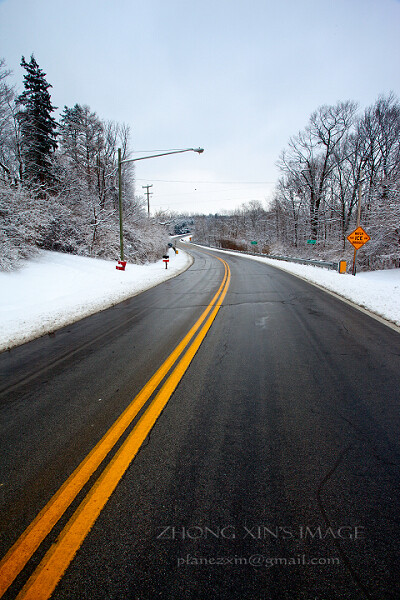 大雪后的公路
