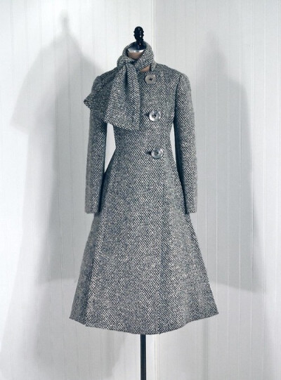 Coat Pauline Trigère, 1960s Timeless Vixen Vintage