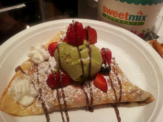 Sweet Mix_Berry Berry Crepe with Matcha Ice Cream