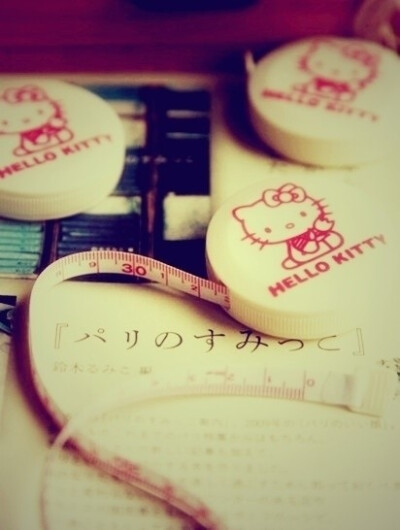 hello kitty 木有腰