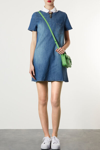 onepiece denim dress + collar stud + canvas shoes + satchel