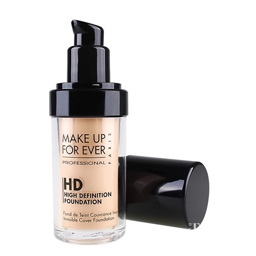 MAKE UP FOR EVER美卡芬艾清晰无痕粉底液 RMB460/30ml 产品介绍：MAKE UP FOR EVER 美卡芬艾清晰无痕粉底液专门针对数码影像的拍摄需要而开发。 清晰无痕粉底液含无油配方，完美覆盖皮肤瑕疵，同时保持屏幕上和现实生活中隐形遮盖。它质地柔软细腻，易于适用。富含滋润因子，带给肌肤柔软和光泽。八款颜色满足所有的肤色。 网友点评：它可以遮盖脸上任何瑕疵，小小的用量就能涂抹全脸，足见它的细腻质地和超强延展力，除了均匀肤色，还能淡化细纹，整个人显得年轻了好几岁。