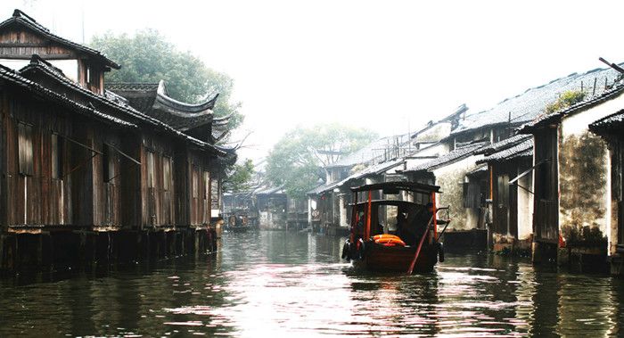 你就这样淡出我的视线，对我说等下一个雨天。