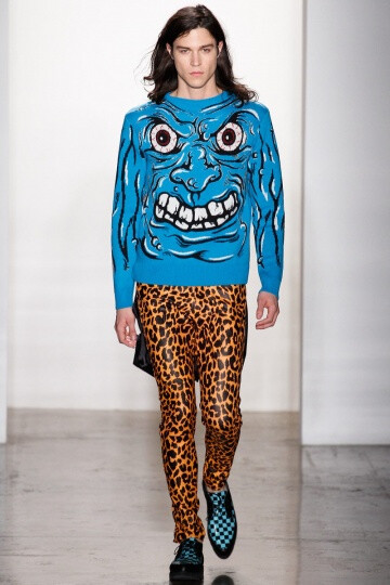 品牌之-----Jeremy Scott 杰瑞米-斯科特 (Jeremy Scott) 的设计荒诞又充满喜感和挑衅态度。喜欢他的设计的名人明星有一长串：Paris Hilton、Kanye West、Lindsay Lohan、Bj?rk、Robyn、Cameron Diaz、Christina Aguilera、Kylie Minogue、Madonna，还有他的密友Cory Kennedy。 杰瑞米-斯科特 (Jeremy Scott) 被《The Face》杂志评为“时装界最重要的人物”之第31位，排名甚至比Alexander McQueen和Stella McCartney还高！