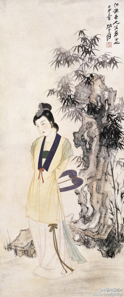 张大千《纨扇仕女》--- 张大千是近代画坛上少有的全能型画家，他在山水、人物和花鸟画方面都有很高造诣，被徐悲鸿先生评为“五百年来一大千”。人物画中尤其是仕女画是他擅长的题材，在借古开今的道路上，他既超出了…