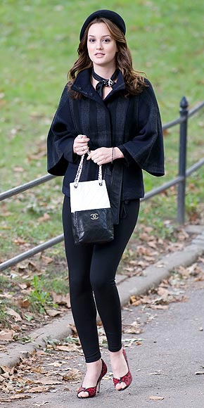 leighton meester Leighton Meester Is On the Set with Her Chanel Purse