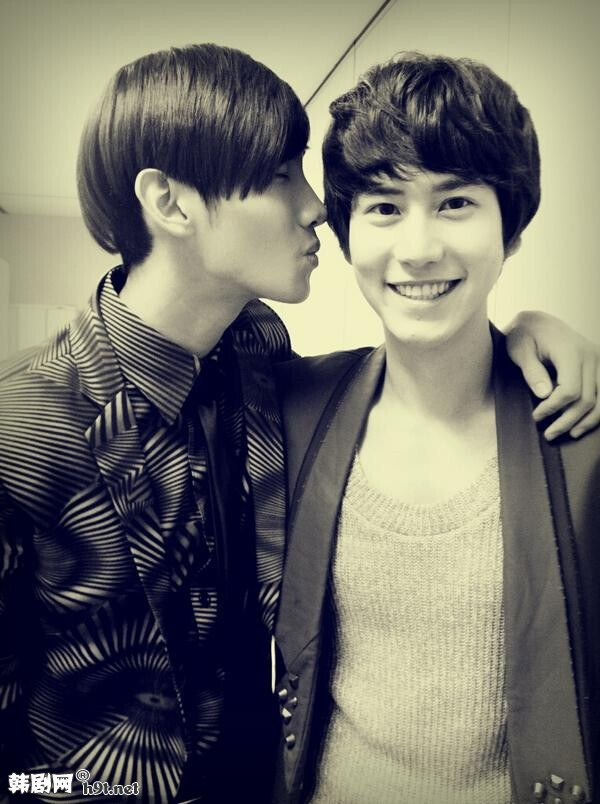 圭贤 & 昌珉 KyuHyun & MaxChangmin