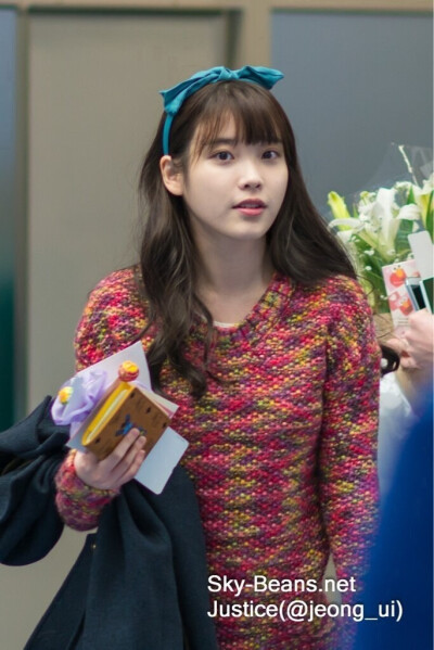 IU