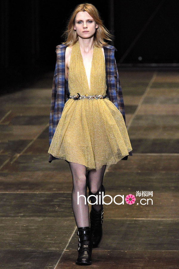 圣罗兰 (Saint Laurent) 2013秋冬女装秀 了解更多 http://www.haibao.cn/article/1500089.htm#ixzz2ND02Owz3