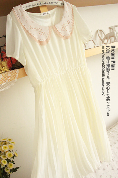 清新甜美镂空花边领雪纺收腰连衣裙