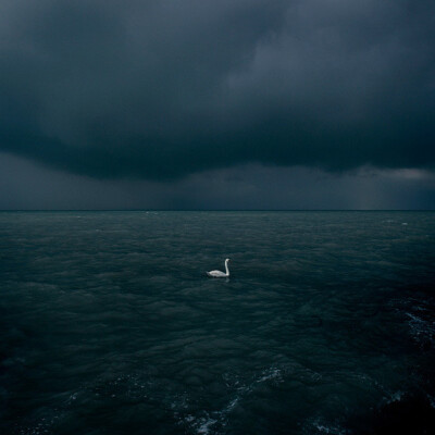 Akos Major，匈牙利摄影师，现居布达佩斯，2001年毕业于莫霍利·纳吉艺术与设计大学。