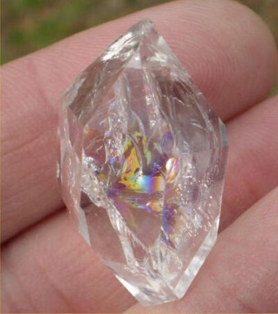 Herkimer Diamond A very powerful balancer of the body and emotions. Assists in astral projection and dreaming. Very powerful stone, should be used with caution.