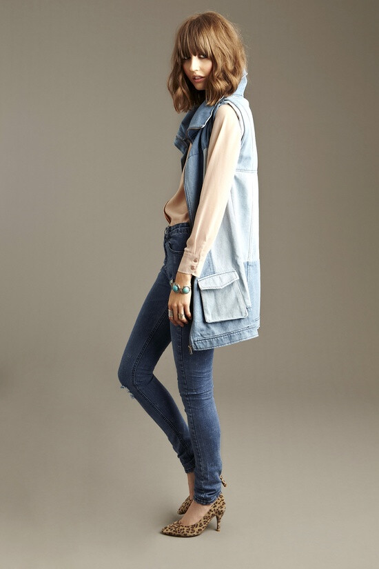 其实鞋子是亮点，但我喜欢这件牛仔外衣Boys Don't Cry Denim Jacket（袖子摘掉了）！http://www.nastygal.com/clothes-outerwear-jackets/boys-dont-cry-denim-jacket