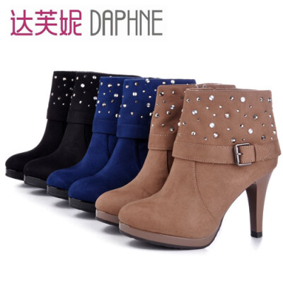 Daphne/达芙妮正品女靴 2012新款皮带扣水钻冬季时尚短靴子 ￥239.0