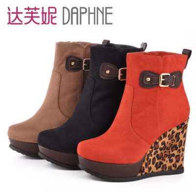 Daphne/达芙妮正品女款短靴子 2012冬季新款时尚豹纹坡跟女靴 ￥228.02