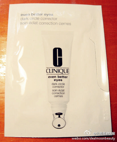 [X]Clinique-Even Better Eyes北美美容快报护肤品试用:Clinique新出的针对黑眼圈的产品Even Better Eyes,网上对它去黑眼圈效果各种赞赏。质地滑,不油腻,好吸收,带点用于润色,提亮眼下皮肤的极细珠光粒子,有点像雅诗兰黛Idealist眼霜。保湿效果极差,擦完1小时后眼周特别干,和没用过眼霜一样,必须在它之后再擦一层保湿型眼霜才行 -KC