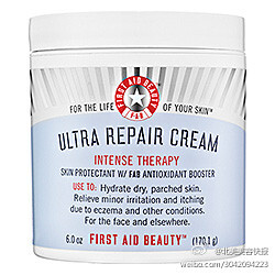 [X]First Aid Beauty Ultra Repair Cream 主打物廉价美效果好。成分含有乳木果，保湿因子，胶状燕麦和桉树油,，几乎是款万能霜，深层渗透补水，保湿修复抗氧化样样行，产品介绍说还能治湿疹和过敏。干皮油皮用都没什么问题。.小编给它起个外号，叫做美国版大宝SOD密。国外丝芙兰有卖g 很多网友说用了有刺痛感，刺痛感不一定是过敏，但是如果脸红的话肯定是过敏了。@大猫熊 的评论：解救我于过敏之中的first aid 白天用棕瓶 回来发现冒了很多像被蚊子叮过一样的小红疹 用了两次FA 已经快好了 真是居家旅行必备良药。过敏这件事情引人而异啦