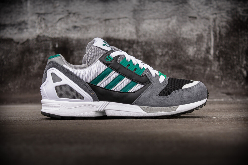 Image of mita x adidas Originals ZX 8000 別注鞋款