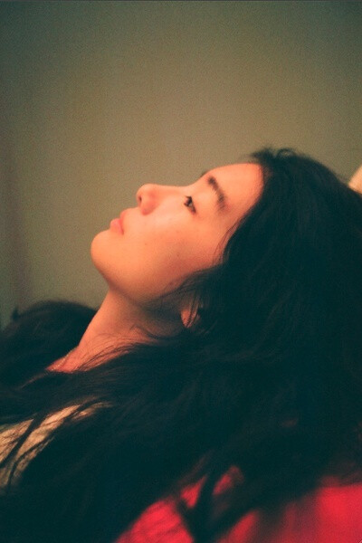 有时候 我觉得自己跟个小女孩似的 渴望有人保护 只是有时候罢了 尽管你没发觉而已