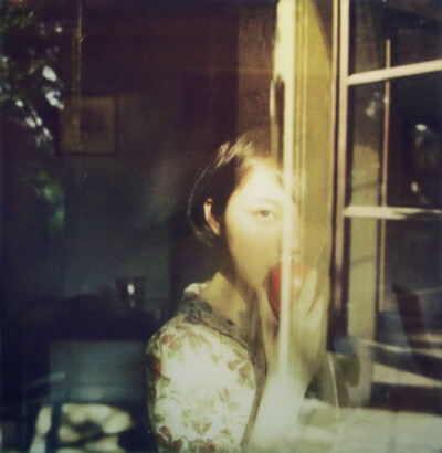 我宁愿与他是平行线 永远不会相交 却可以一直相望保持美好 因为如果—旦相交 过了那个点就会越离越远