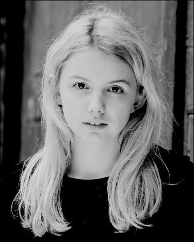 她是Cassie，她是Hannah Murray。