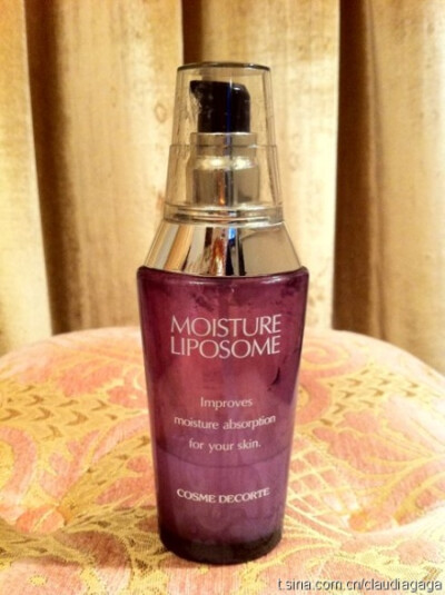 [X]Cosme Decorte-Moisture Liposome 我覺得這罐精華液很保濕不錯用喔價錢是一般專櫃保養品的價位