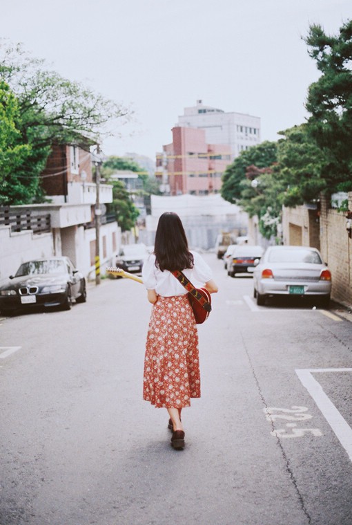 碎花裙女生