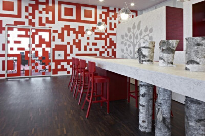 M+R CTAC 0118652 700x466 Inside CTACs Flexible And Colorful Head Offices