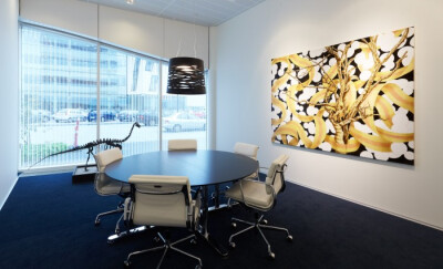 l 700x425 Inside Saxo Banks Art filled Headquarters