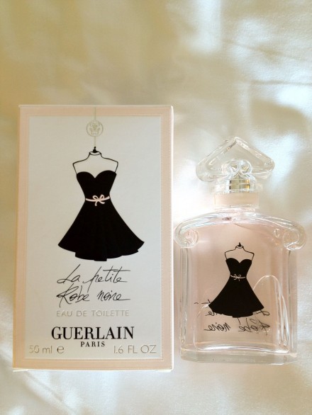 [X]Guerlain-La Hetite娇兰小黑裙香水 百貨週年慶~老吳每年買保養+化妝品大失血的時候到了~嬌蘭新出的香水~小黑裙看到瓶子漂亮...又手滑了