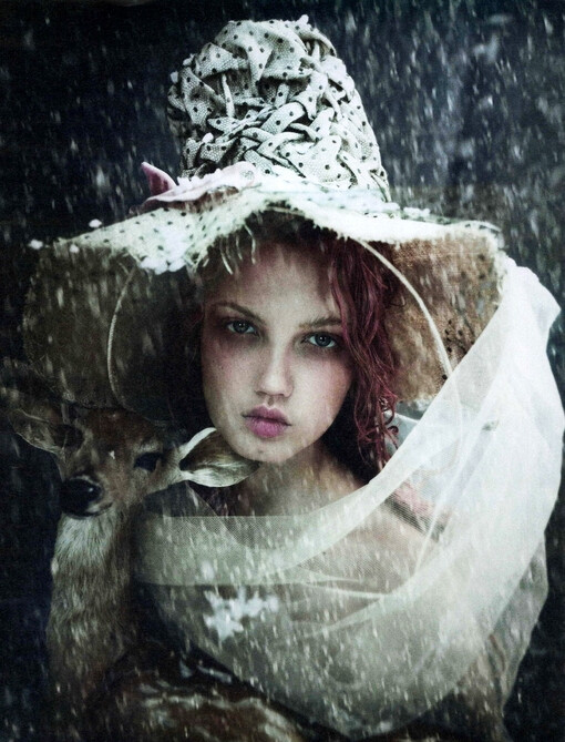 W December 2010Lindsey Wixson