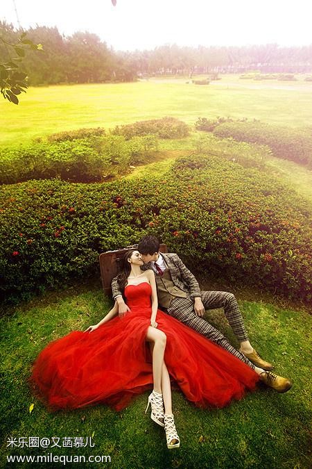 你的吻还在我的唇上发烫，从此我的这就是幸福