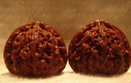 狮子头核桃 图中的这种狮子头纹路粗犷，边...