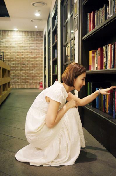 if i meet u in a library, how romantic ] lem *