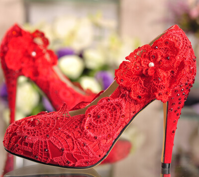 春款红色蕾丝婚鞋花朵水钻珍珠新娘结婚鞋子婚纱礼服女高跟鞋定做