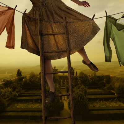 Tom Chambers，美国摄影师，出生于宾夕法尼亚州东南部的一个农场，官方网站：http://www.tomchambersphoto.com。这系列作品名为《Illumination Series》（光系列），作品介绍中作者写道，文艺复兴时期的艺术家Taddeo…