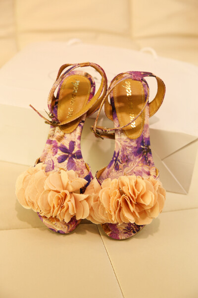 独家日本女鞋超仙女花朵一字扣低跟凉鞋