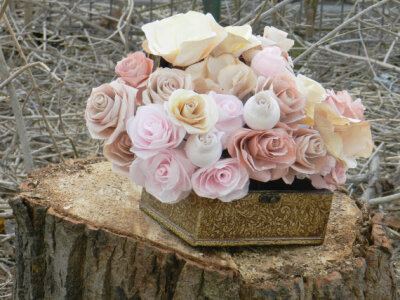 Bunch of 20 vintage paper flowers