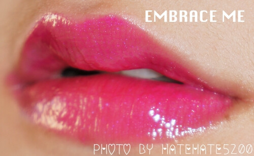 mac Embrace me唇彩 超爱的正玫红 via:讨厌讨厌5200