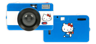 Lomography 与 Sanrio 联合推出 Hello Kitty 凯蒂猫限量版 Fisheye One 鱼眼相机！相机机身前后、镜头盖上的 Hello Kitty 经典图案，配合超级可爱的红白蓝造型，绝对是 Hello Kitty 迷必须入手单品！