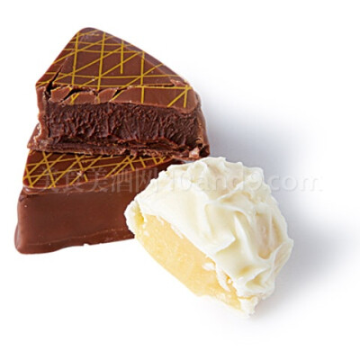 【馅料巧克力】手工巧克力的一种。内附各种不同口味的馅料以增强巧克力独特口感，其断面细腻平滑，入口后馅料的味道与巧克力外皮在口腔内瞬间产生一种奇异的香味，完美融合。在哪里能买到呢？购买地址——&gt;http:/…